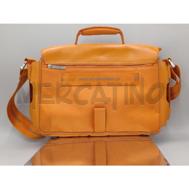 BORSA PIQUADRO ARANCIONE PELLE E STOFFA | Mercatino dell'Usato Moncalieri bengasi 2
