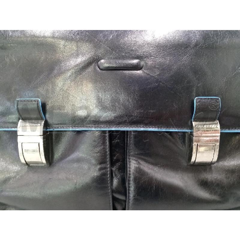 BORSA PIQUADRO NERA BORDO AZZURRO | Mercatino dell'Usato Moncalieri bengasi 4