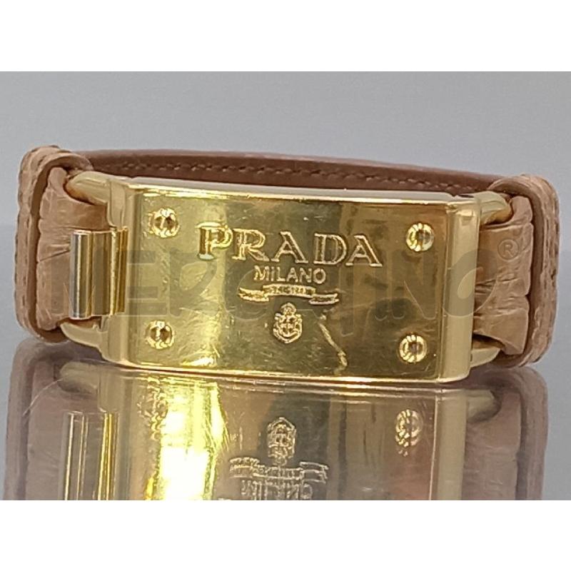 BRACCIALE PRADA PELLE MARRONE CON PLACCHETTA DORATA | Mercatino dell'Usato Moncalieri bengasi 1