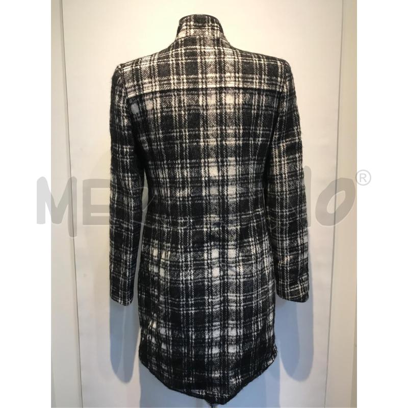 CAPPOTTO DONNA FURNARI BIANCO NERO CON BOTTONI LATERALI | Mercatino dell'Usato Moncalieri bengasi 2