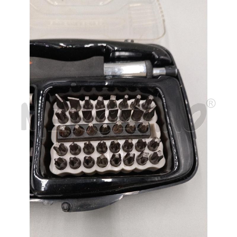 CHIAVE CRICCHETTO BLACK E DEKER C/ACCESSORI  | Mercatino dell'Usato Moncalieri bengasi 4