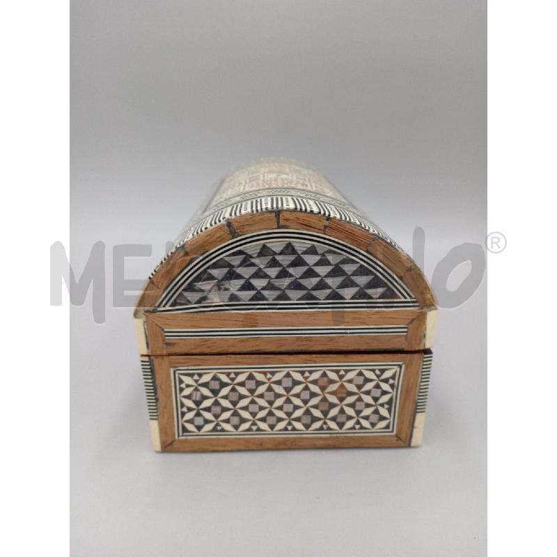 COFANETTO LEGNO C/LAVORAZIONE STILE MADREPERLA C/CHIAVETTA  | Mercatino dell'Usato Moncalieri bengasi 2