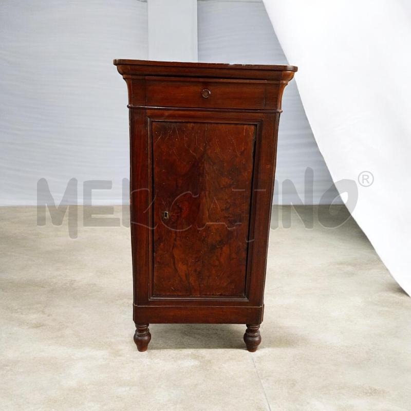 COMODINO ALTO NOCE CLASSICO H.90 CM | Mercatino dell'Usato Moncalieri bengasi 1