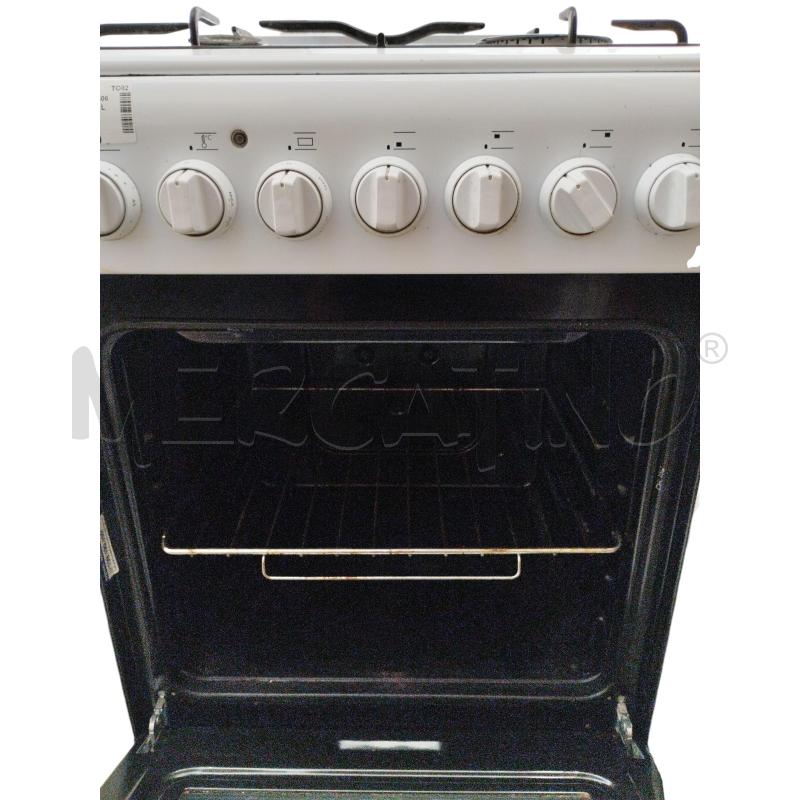 CUCINA A GAS BIANCA LUCIDA INDESIT | Mercatino dell'Usato Moncalieri bengasi 5