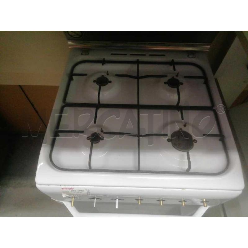 CUCINA A GAS INDESIT BIANCA | Mercatino dell'Usato Moncalieri bengasi 2