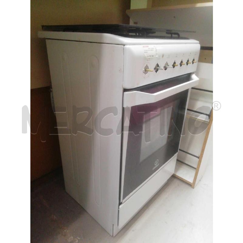 CUCINA A GAS INDESIT BIANCA | Mercatino dell'Usato Moncalieri bengasi 5