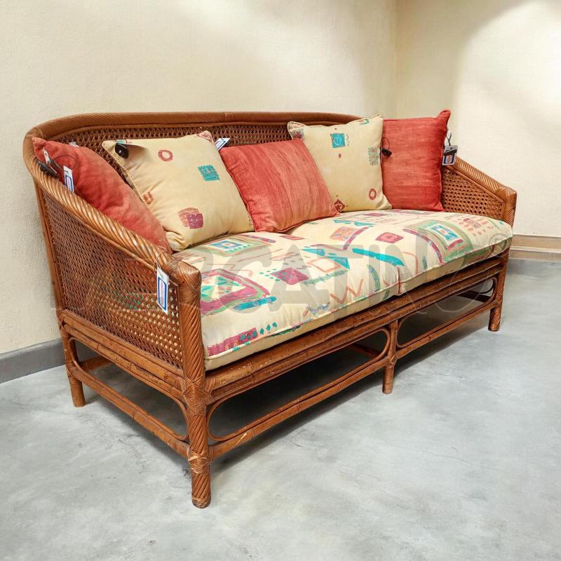 DIVANETTO RATTAN 2 POSTI CON COPERTURE E 5 CUSCINI  | Mercatino dell'Usato Moncalieri bengasi 1