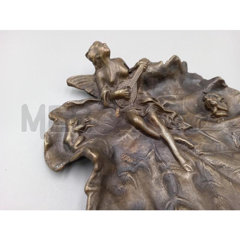 FOGLIA BRONZO CON FANCIULLA SUONATRICE  | Mercatino dell'Usato Moncalieri bengasi 4