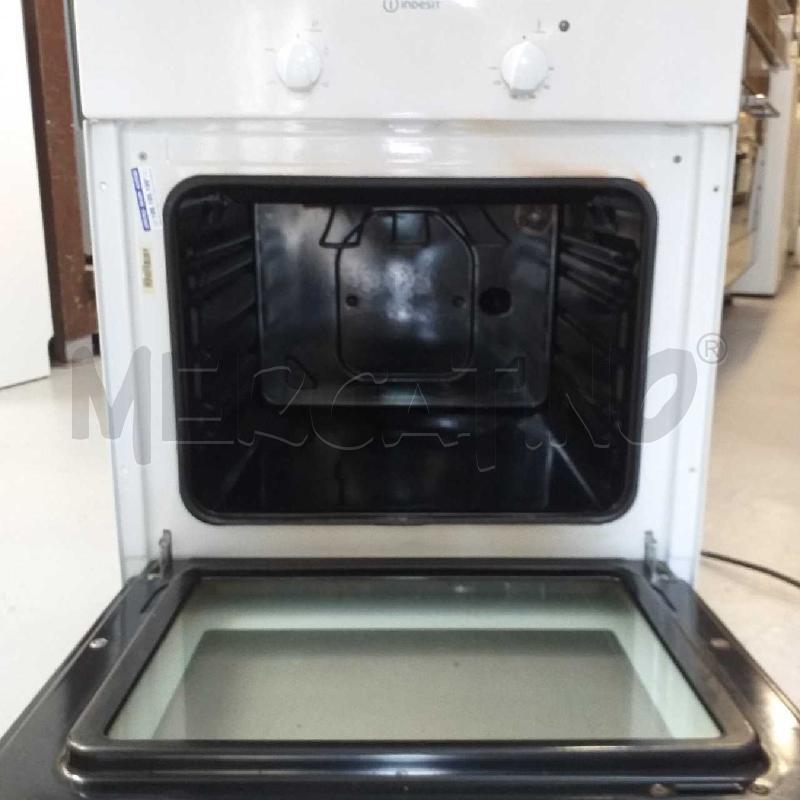 FORNO A INCASSO INDESIT BIANCO | Mercatino dell'Usato Moncalieri bengasi
