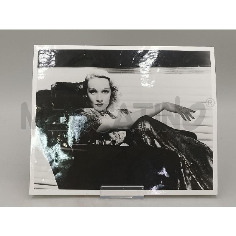 FOTO RIPRODUZIONE MARLENE DIETRICH SEDUTA IN POLTRONA  | Mercatino dell'Usato Moncalieri bengasi 1