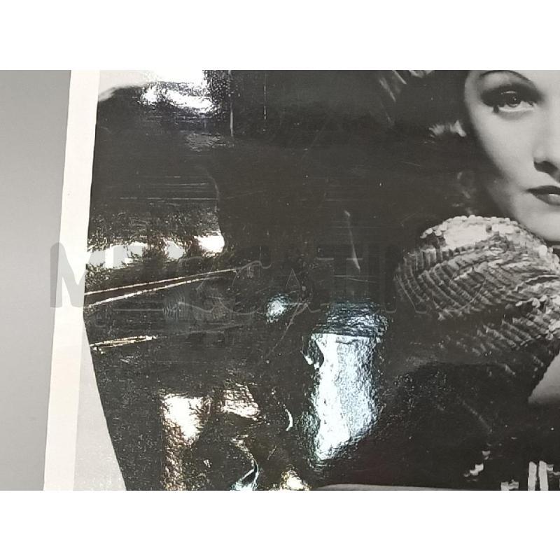 FOTO RIPRODUZIONE MARLENE DIETRICH SEDUTA IN POLTRONA  | Mercatino dell'Usato Moncalieri bengasi 2