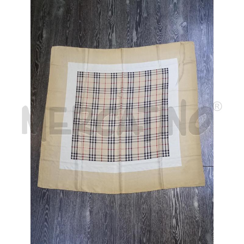 FOULARD BURBERRY STAMPA CLASSICA 85X85 | Mercatino dell'Usato Moncalieri bengasi 1