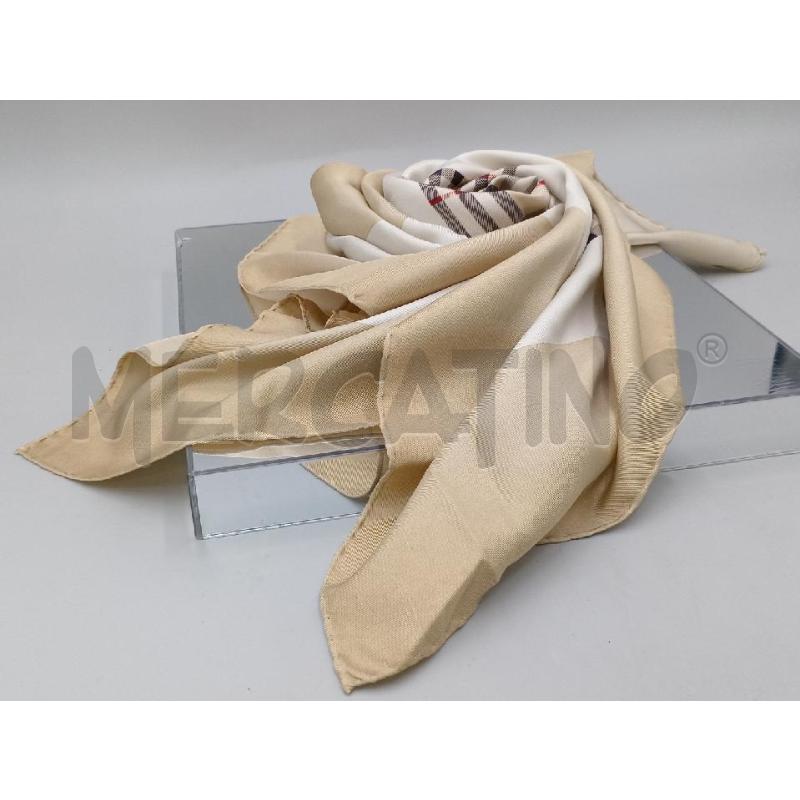 FOULARD BURBERRY STAMPA CLASSICA 85X85 | Mercatino dell'Usato Moncalieri bengasi 3
