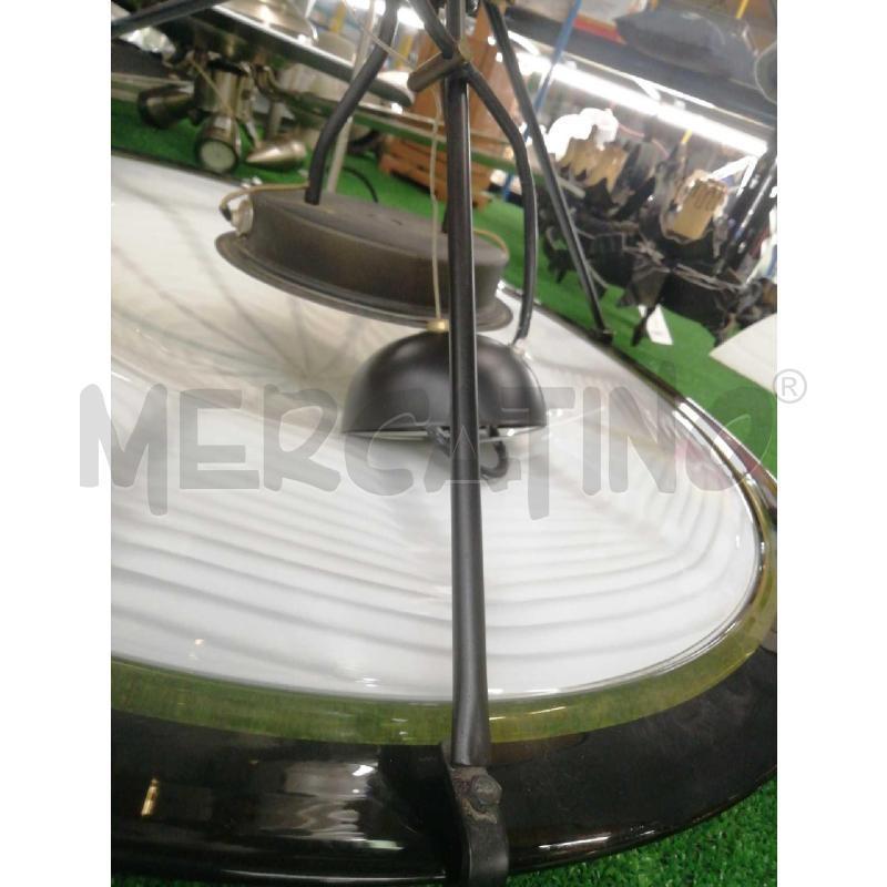 LAMPADARIO PIATTO GRANDE VETRO STILE MURANO C/BORDATURA NERA E INTERNO SPIRALE BIANCA DIAMETRO 65 CM | Mercatino dell'Usato Moncalieri bengasi 5
