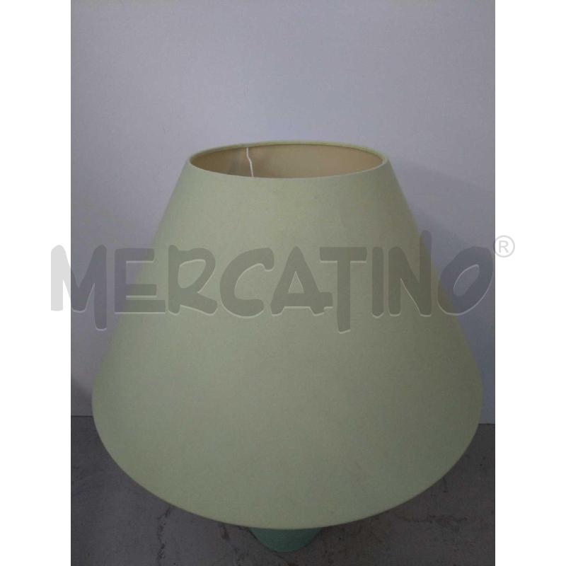 LAMPADA DA TAVOLO BASE CERAMICA  VERDE LAVORATA C/PARALUME ABBINATO  | Mercatino dell'Usato Moncalieri bengasi 3