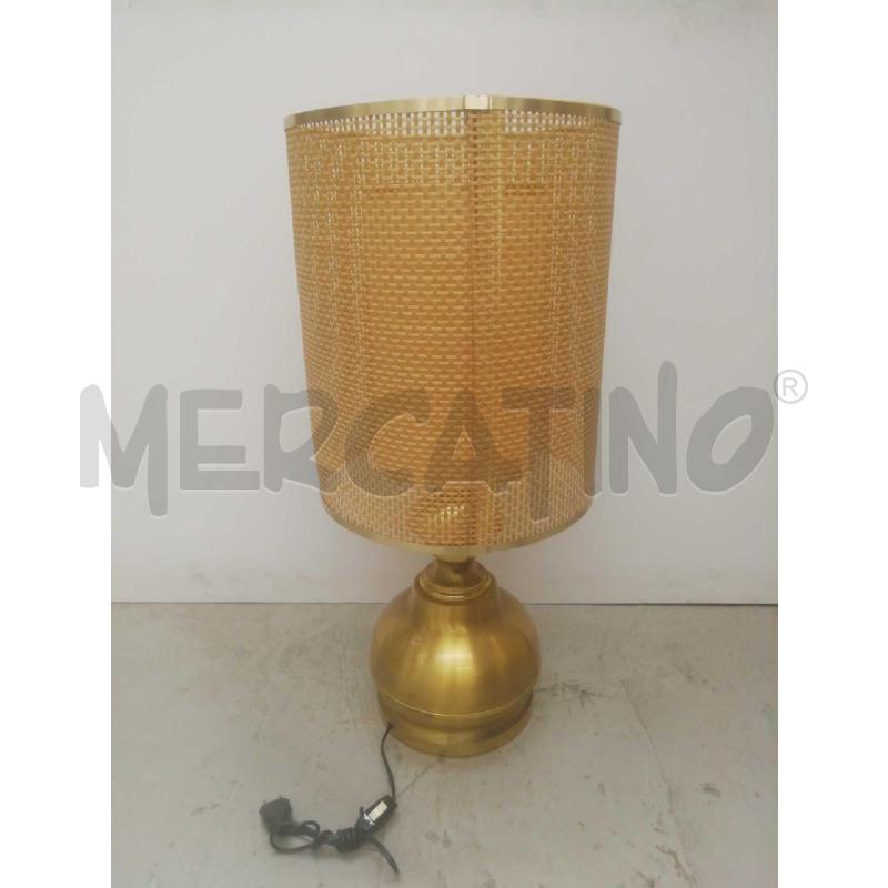 LAMPADA DA TAVOLO BASE METALLO OTTONE E PARALUME VIMINI RATTAN INTRECCIATO  | Mercatino dell'Usato Moncalieri bengasi 1