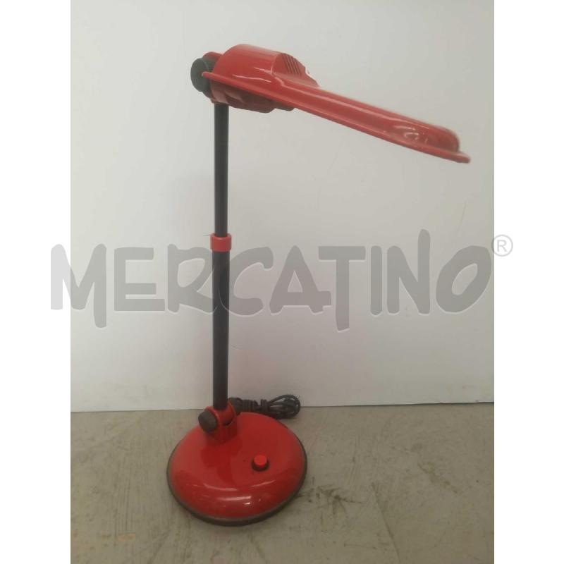 LAMPADA DA TAVOLO ROSSA ALTA | Mercatino dell'Usato Moncalieri bengasi 1