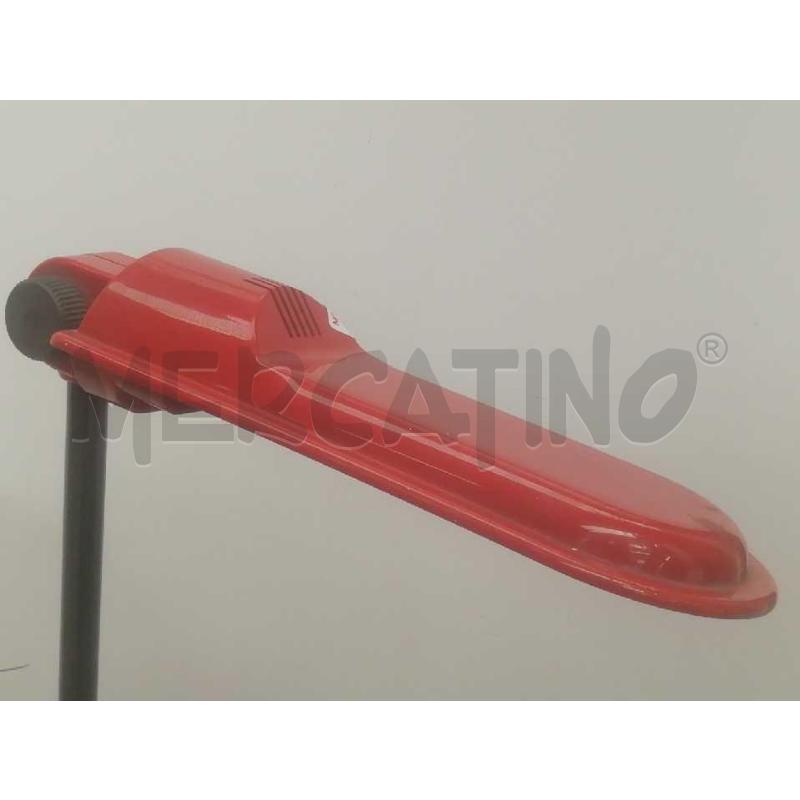 LAMPADA DA TAVOLO ROSSA ALTA | Mercatino dell'Usato Moncalieri bengasi 3
