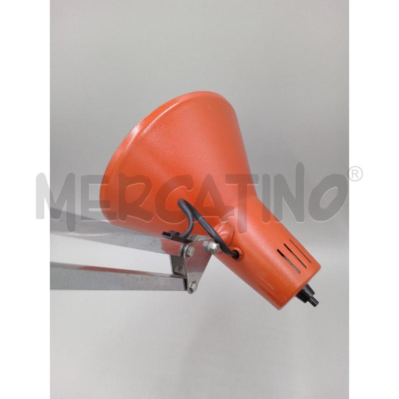 LAMPADA DA TAVOLO VINTAGE MECCANISMO A MOLLA E BASE TONDA PESANTE  | Mercatino dell'Usato Moncalieri bengasi 2