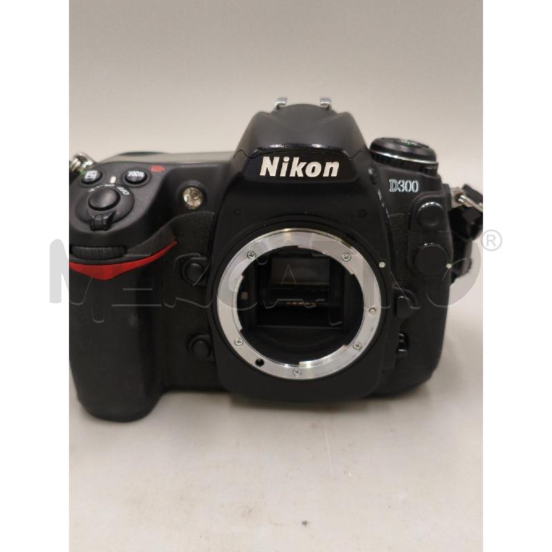 MACCHINA FOTOGRAFICA NIKON D300 CON OBIETIVO NIKKOR 18-105MM BORSA GALL  | Mercatino dell'Usato Moncalieri bengasi 3