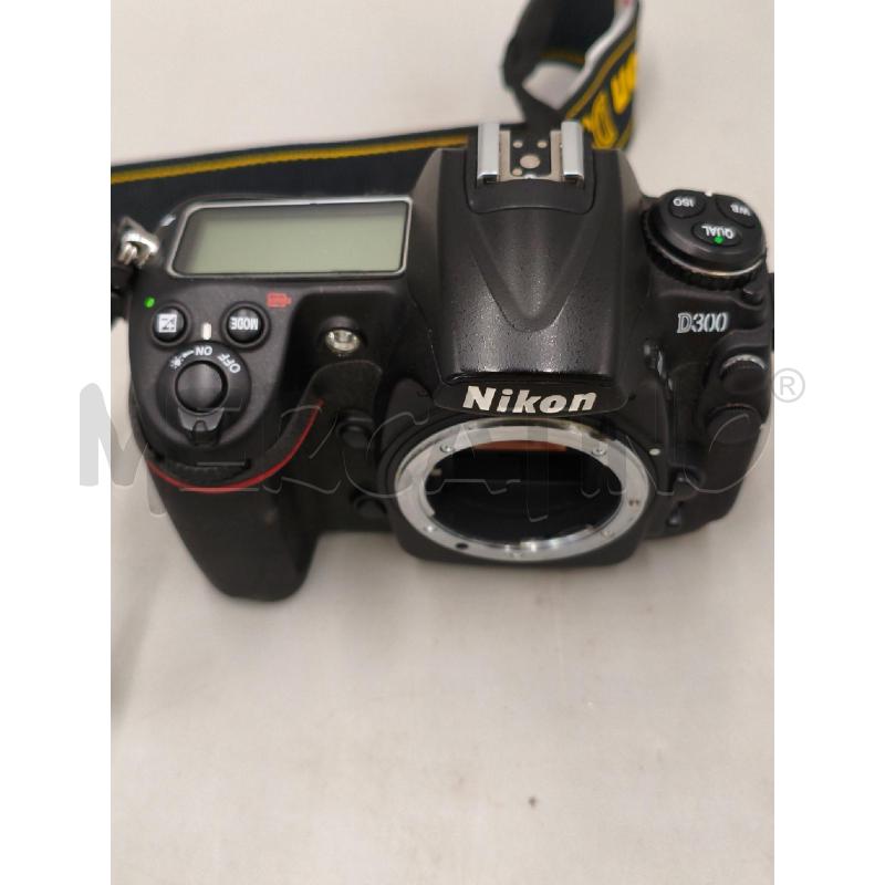 MACCHINA FOTOGRAFICA NIKON D300 CON OBIETIVO NIKKOR 18-105MM BORSA GALL  | Mercatino dell'Usato Moncalieri bengasi 4