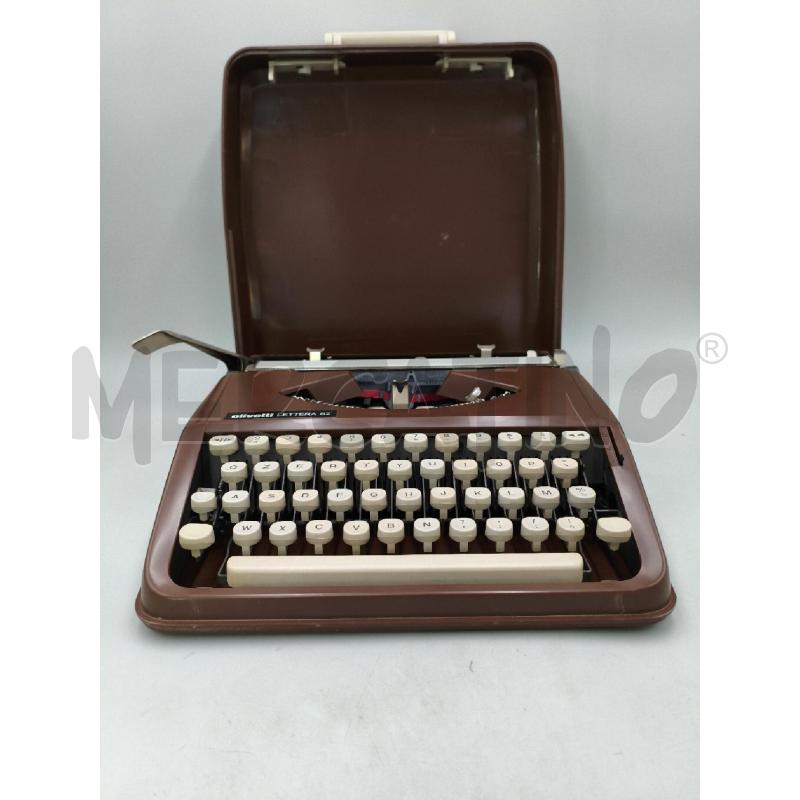 MACCHINA SCRIVERE D'EPOCA OLIVETTI LETTERA 82 | Mercatino dell'Usato Moncalieri bengasi 1