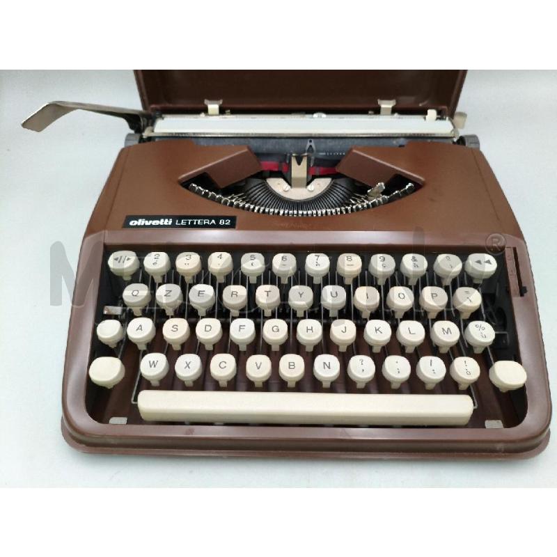 MACCHINA SCRIVERE D'EPOCA OLIVETTI LETTERA 82 | Mercatino dell'Usato Moncalieri bengasi 3