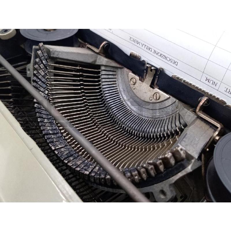 MACCHINA SCRIVERE D'EPOCA UNDERWOOD 319 | Mercatino dell'Usato Moncalieri bengasi 5