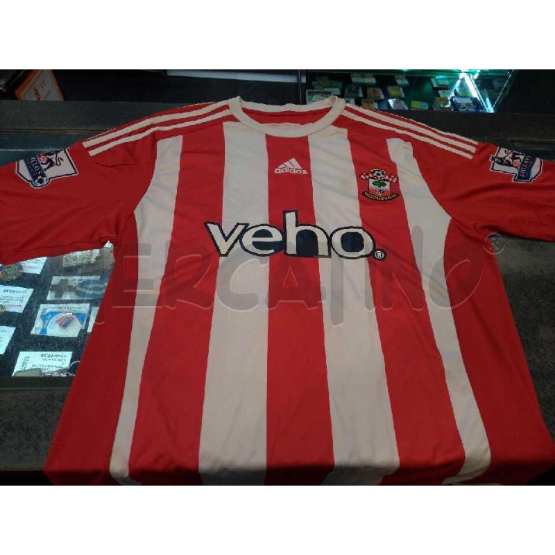 MAGLIA CALCIO SOUTHAMPTON  FC ADIDAS YOSHIDA TG XL STAGIONE 2015/16 NOME SBIADITO | Mercatino dell'Usato Moncalieri bengasi 1
