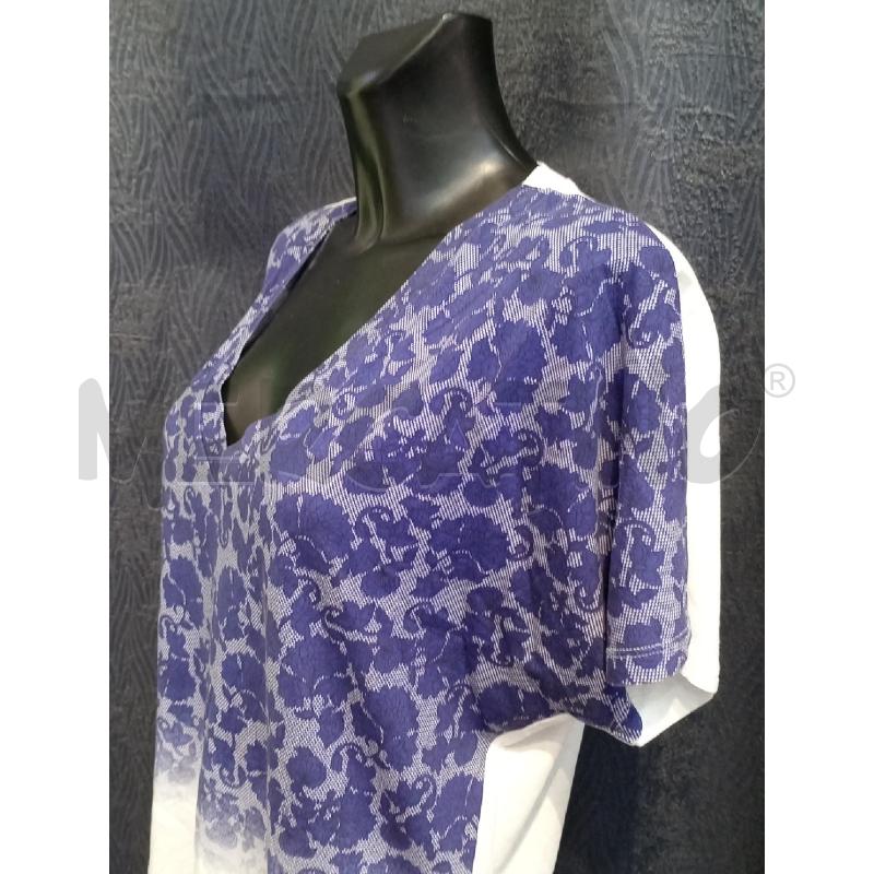 MAGLIETTA DONNA ARMANI JEANS BIANCA FIORI AZZURRI SCOLLO V | Mercatino dell'Usato Moncalieri bengasi 4