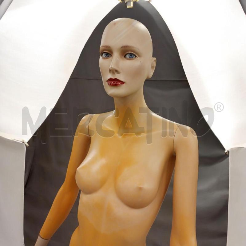 MANICHINO DONNA CON PIEDISTALLO | Mercatino dell'Usato Moncalieri bengasi 5