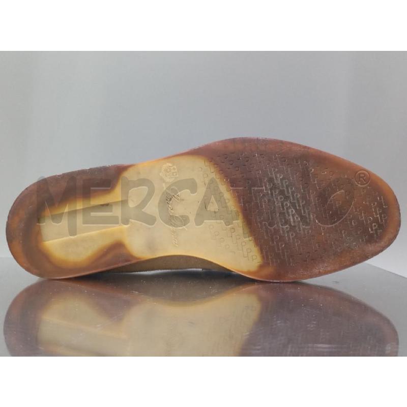 MOCASSINI DONNA LORO PIANA IN PELLE SCAMOSCIATA CON CIONDOLI LOGO COLOR ORO | Mercatino dell'Usato Moncalieri bengasi 4