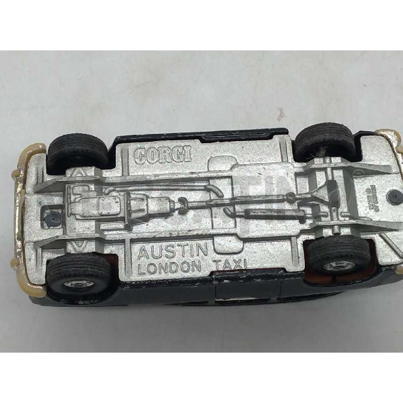 MODELLINO AUTO CORGI AUSTIN LONDON TAXI | Mercatino dell'Usato Moncalieri bengasi 5
