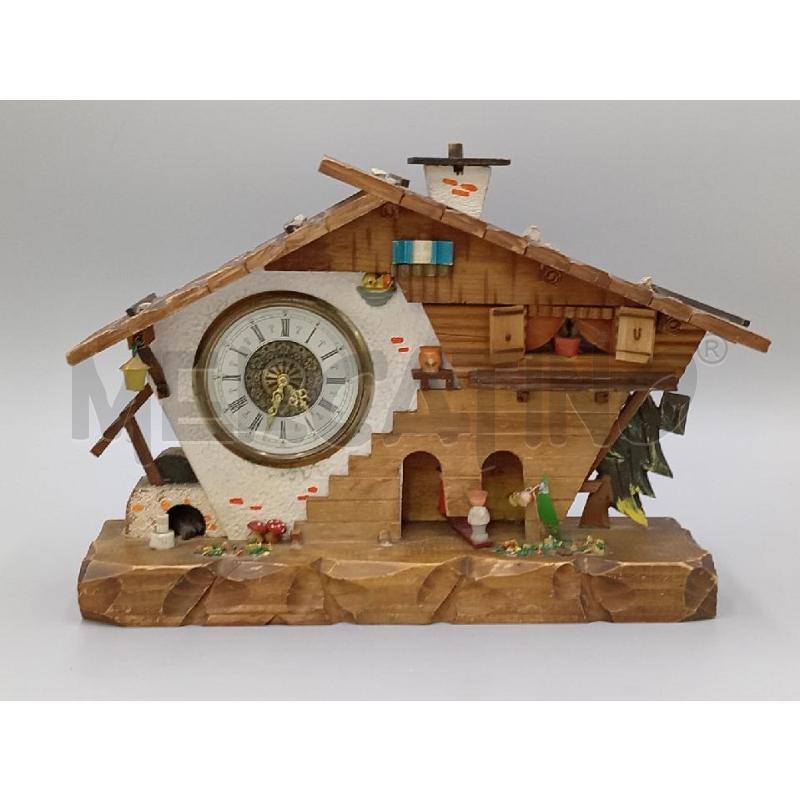 OROLOGIO DA TAVOLO LEGNO STILE RUSTICO C/PERSONAGGI SCOLPITI  | Mercatino dell'Usato Moncalieri bengasi 1