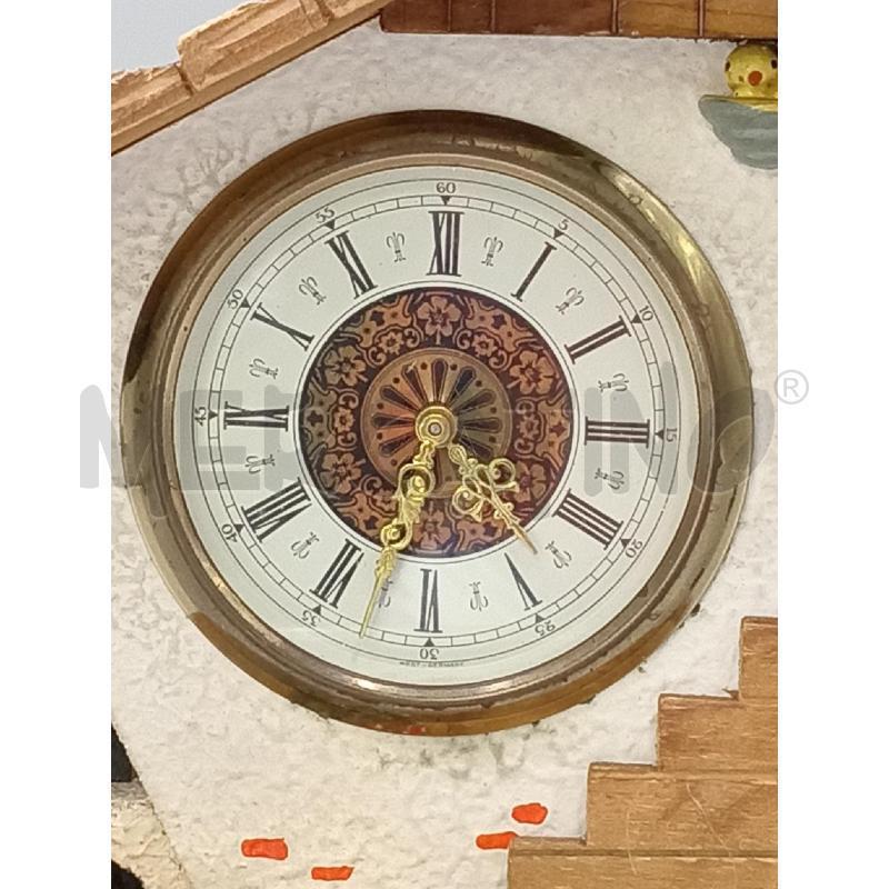 OROLOGIO DA TAVOLO LEGNO STILE RUSTICO C/PERSONAGGI SCOLPITI  | Mercatino dell'Usato Moncalieri bengasi 2