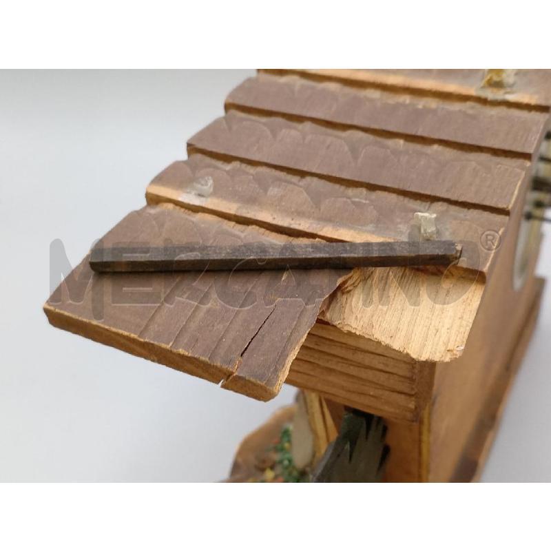 OROLOGIO DA TAVOLO LEGNO STILE RUSTICO C/PERSONAGGI SCOLPITI  | Mercatino dell'Usato Moncalieri bengasi 5