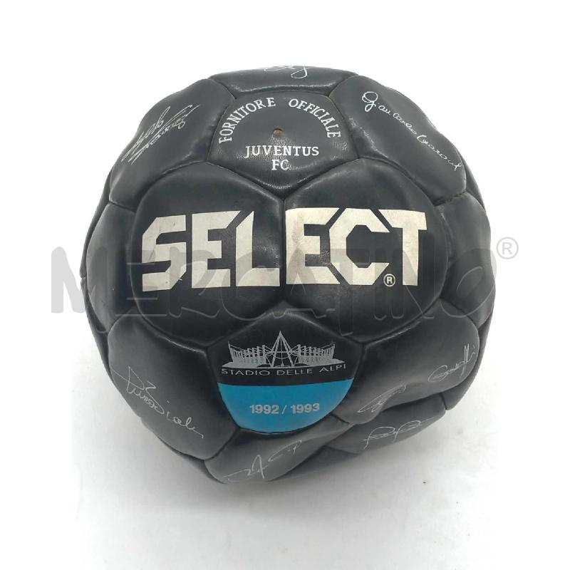 PALLONE CALCIO BUCATO JUVENTUS 1992-93 CUOIO NERO CON FIRME STAMPATE  | Mercatino dell'Usato Moncalieri bengasi 2