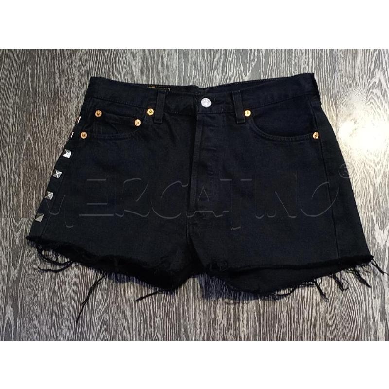 PANTALONCINO DONNA LEVIS NERO CON BORCHIETTE DIETRO | Mercatino dell'Usato Moncalieri bengasi 1
