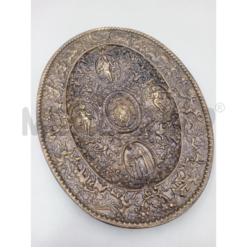 PIATTO BRONZO OVALE BLASONE STEMMA MEDIEVALE  | Mercatino dell'Usato Moncalieri bengasi 1