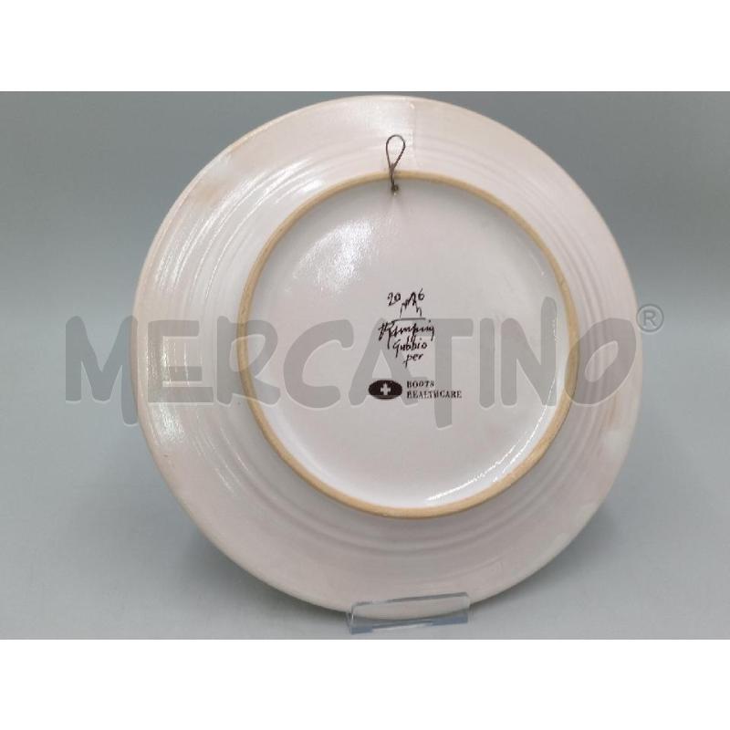 PIATTO CERAMICA GUBBIO C/DECORO PERSONAGGI DELL'EPOCA  | Mercatino dell'Usato Moncalieri bengasi 3