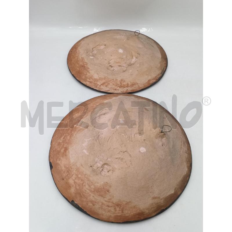 PIATTO COPPIA TERRACOTTA BORDO NERO BASSORILIEVO | Mercatino dell'Usato Moncalieri bengasi 4