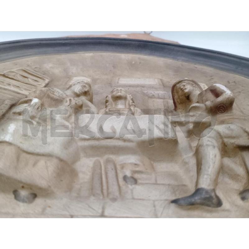 PIATTO COPPIA TERRACOTTA BORDO NERO BASSORILIEVO | Mercatino dell'Usato Moncalieri bengasi 5