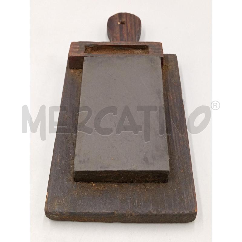 PIETRA DURA PER AFFILARE LAME C/SUPPORTO LEGNO  | Mercatino dell'Usato Moncalieri bengasi 1