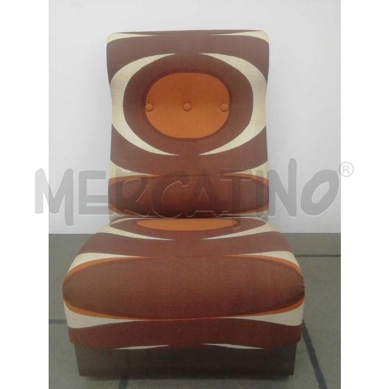 POLTRONA '70 TESSUTO VERNER PANTON CON SEGNI DI USURA 1 | Mercatino dell'Usato Moncalieri bengasi 1