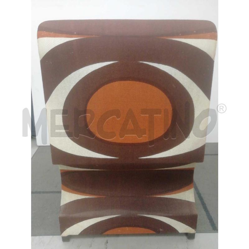 POLTRONA '70 TESSUTO VERNER PANTON CON SEGNI DI USURA 1 | Mercatino dell'Usato Moncalieri bengasi 5