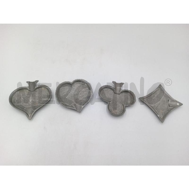 POSA CENERE 4 PZ METALLO LAVORATO C/FORMA SEMI DELLE CARTE DA GIOCO  | Mercatino dell'Usato Moncalieri bengasi 1
