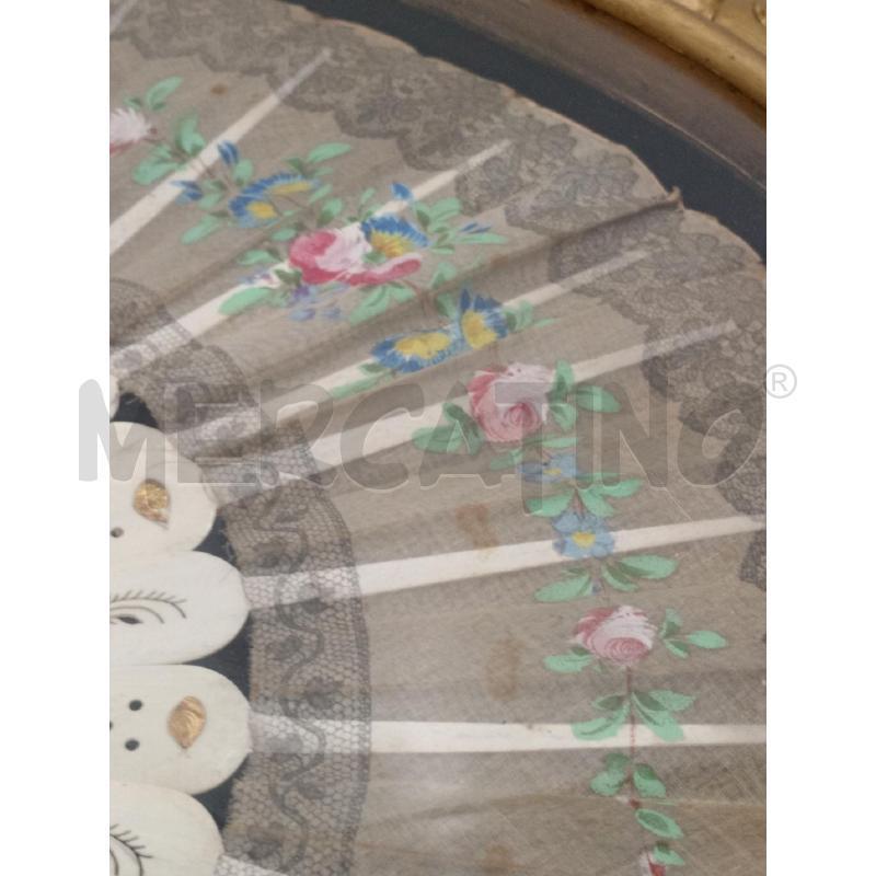 QUADRO VECCHIO VENTAGLIO DECORO FLOREALE C/STRUTTURA SIMIL OSSO  | Mercatino dell'Usato Moncalieri bengasi 2