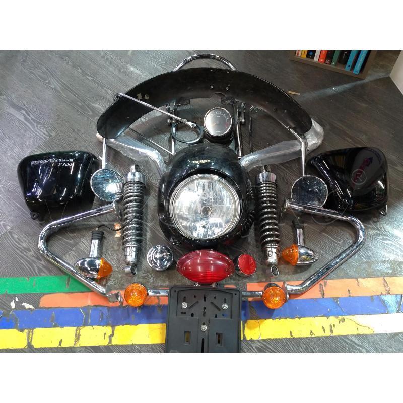 RICAMBI IN BLOCCO DI MOTOCICLETTA TRIUMPH  | Mercatino dell'Usato Moncalieri bengasi 1