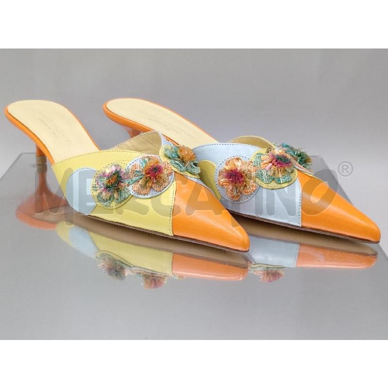 SANDALI DONNA MARIO VALENTINO GIALLI ARANCIONI CON FIORI APPLICATI | Mercatino dell'Usato Moncalieri bengasi 1