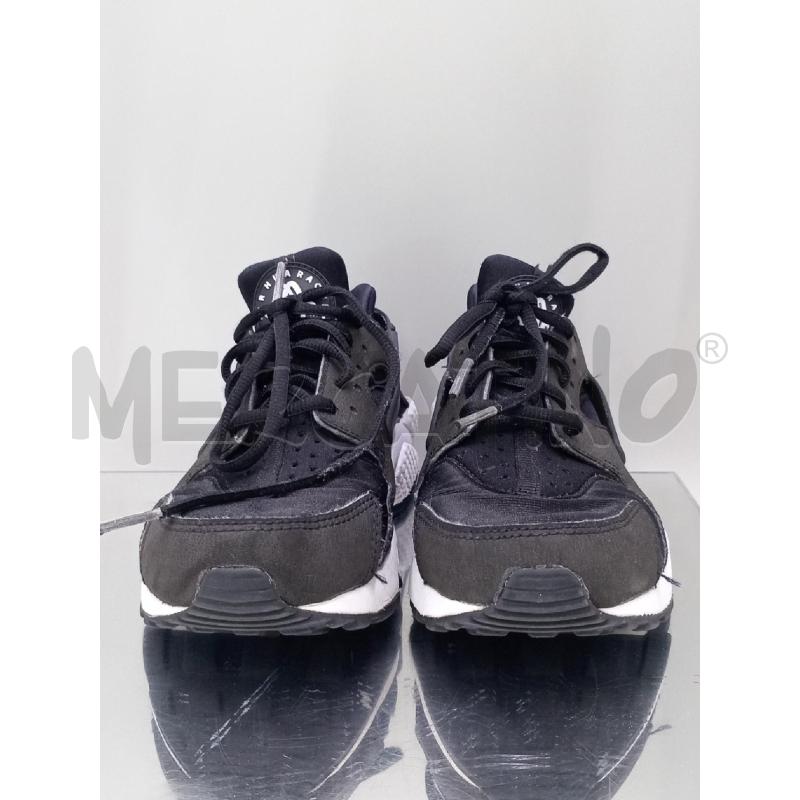 SCARPE BAMBINO NIKE NERE HUARACHE  | Mercatino dell'Usato Moncalieri bengasi 2